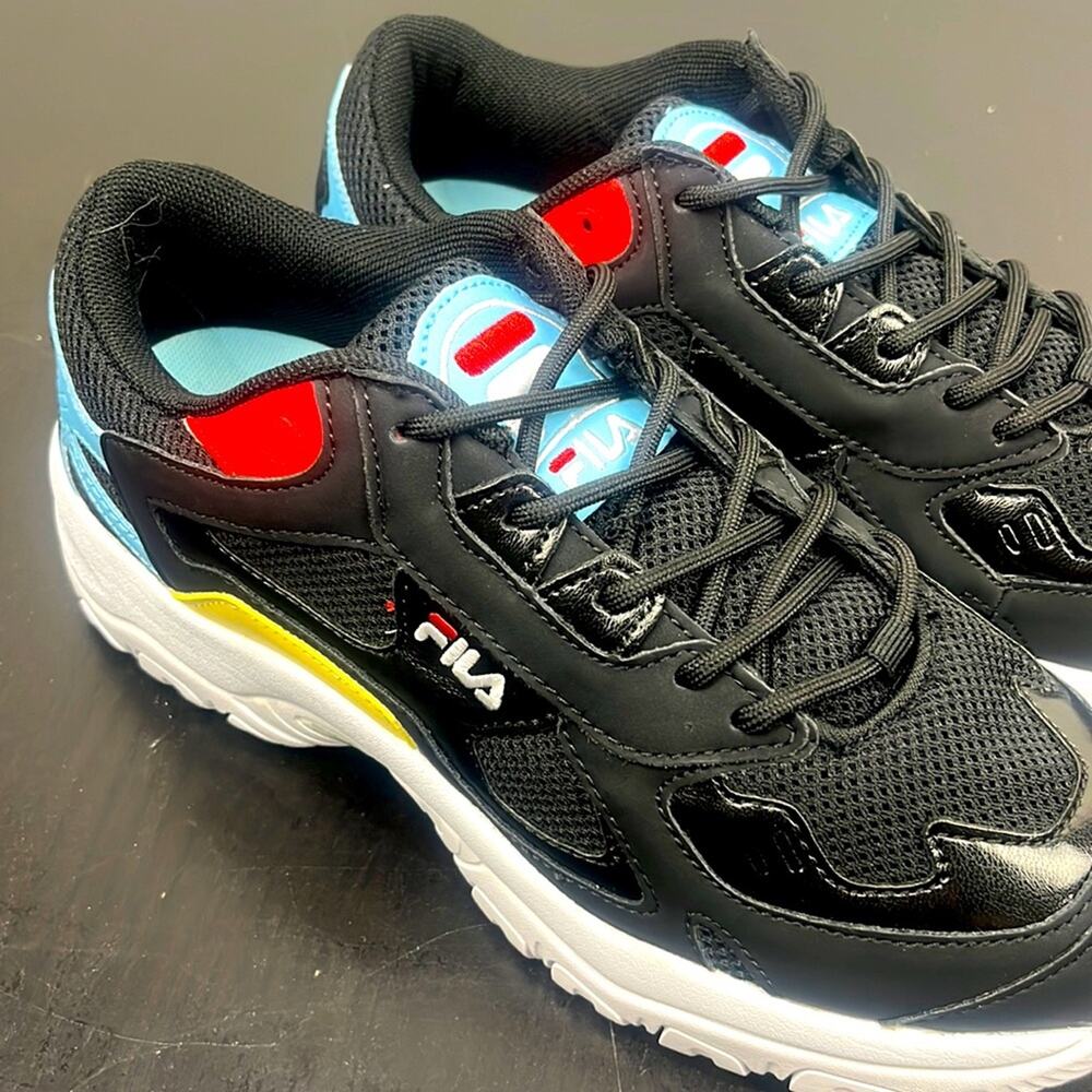 FILA Sneakers NEW womens size 8 - black/crystal blue color block